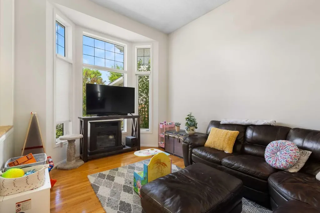 27 Erin Green Place SE Calgary AB T2B 3C2