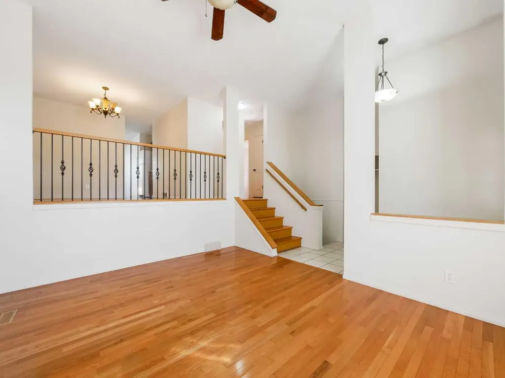 27 Erin Green Place SE Calgary AB T2B 3C2