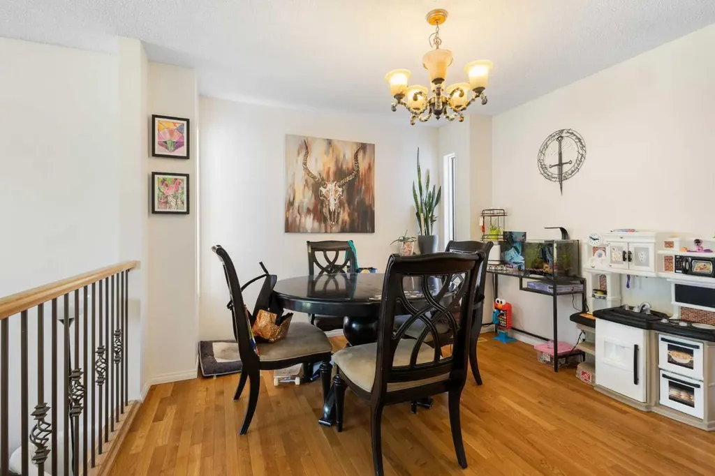 27 Erin Green Place SE Calgary AB T2B 3C2