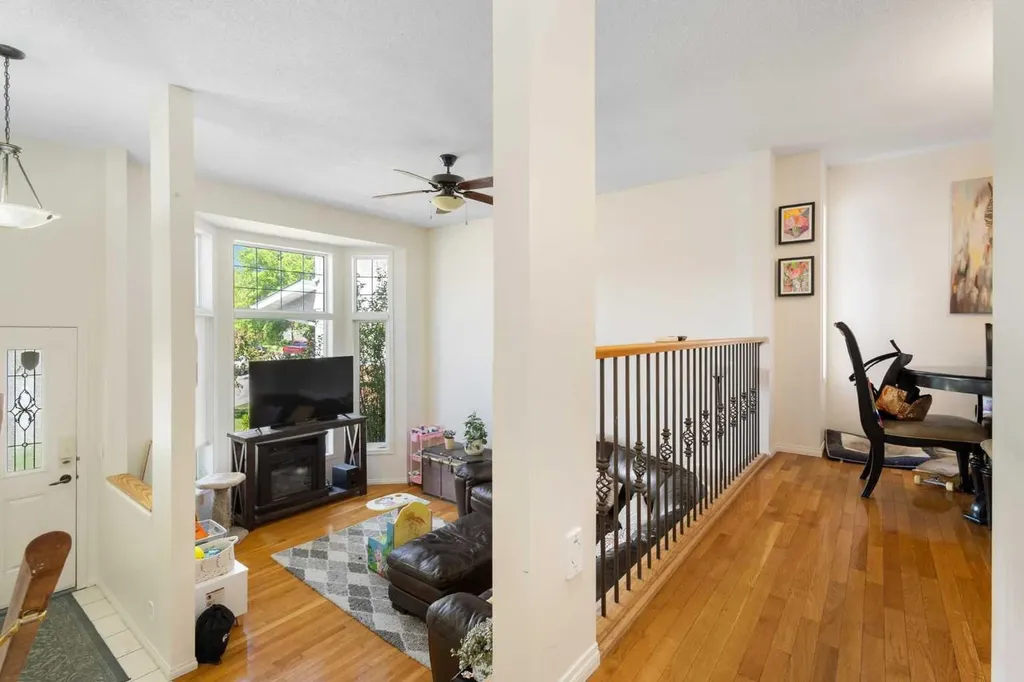 27 Erin Green Place SE Calgary AB T2B 3C2