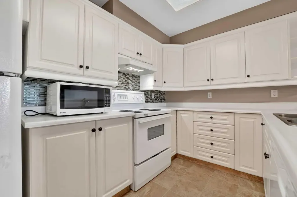 620 Columbia Boulevard W Lethbridge AB T1K 7A8
