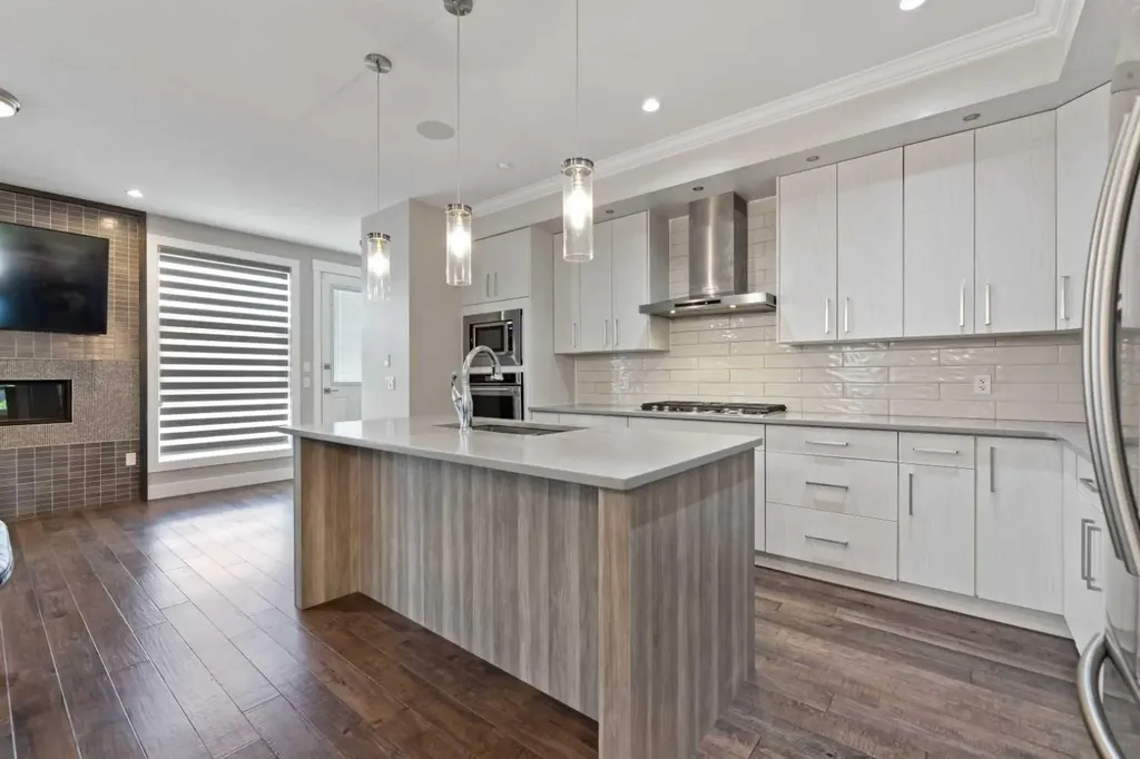 2807 36 Street SW Calgary AB T3E2Z9