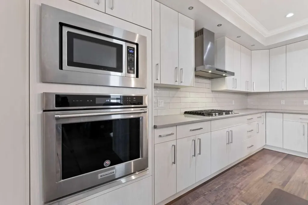 2807 36 Street SW Calgary AB T3E2Z9