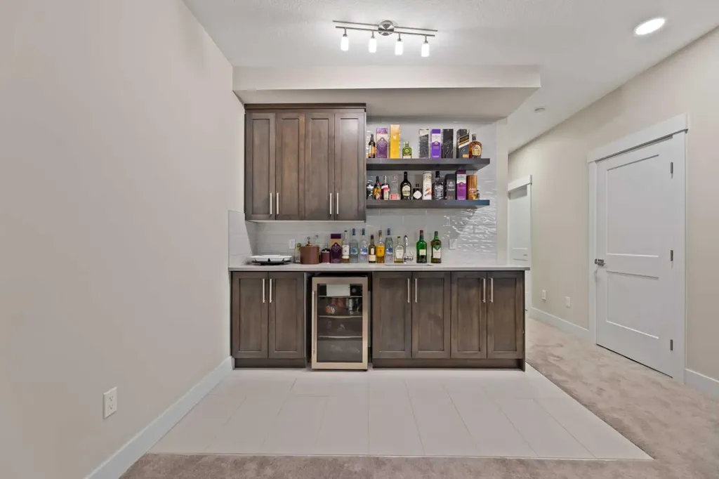 2807 36 Street SW Calgary AB T3E2Z9
