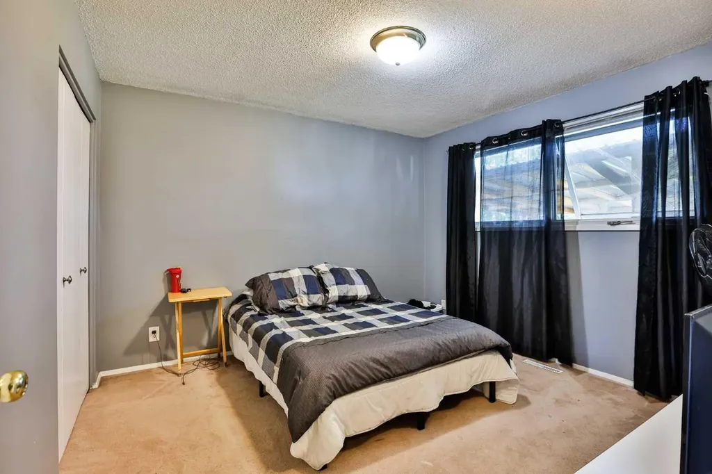 2700 12 Avenue N Lethbridge AB T1H 4A9