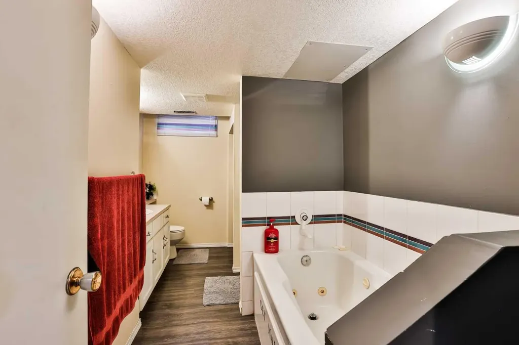 2700 12 Avenue N Lethbridge AB T1H 4A9