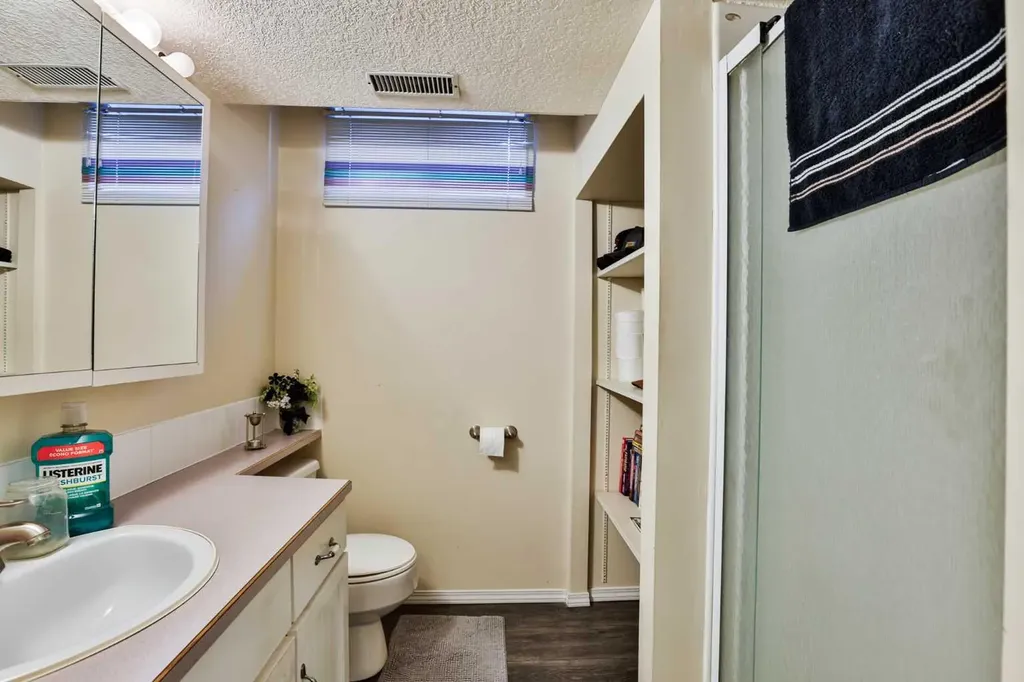 2700 12 Avenue N Lethbridge AB T1H 4A9