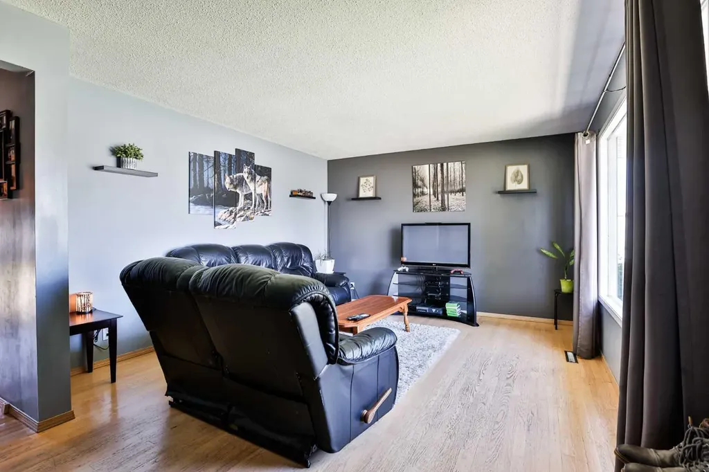 2700 12 Avenue N Lethbridge AB T1H 4A9