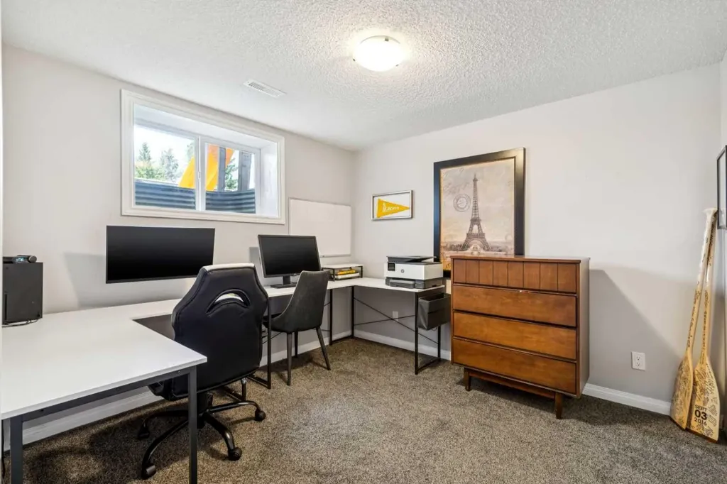 12019 Canfield Green SW Calgary AB T2W 1V3