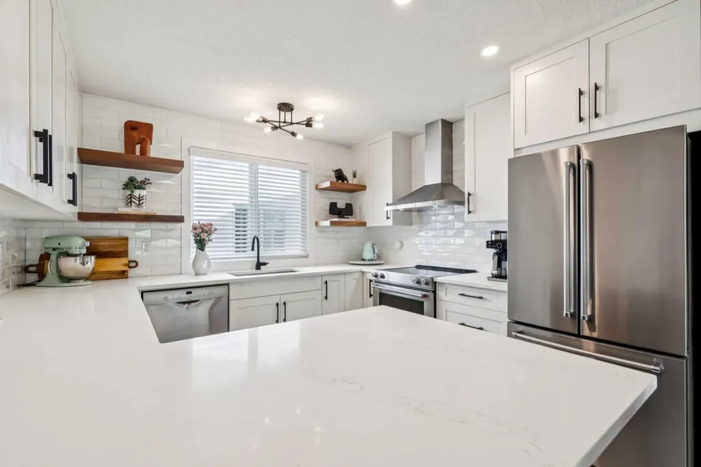 12019 Canfield Green SW Calgary AB T2W 1V3