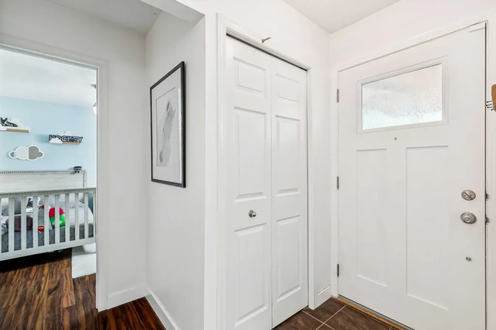 12019 Canfield Green SW Calgary AB T2W 1V3