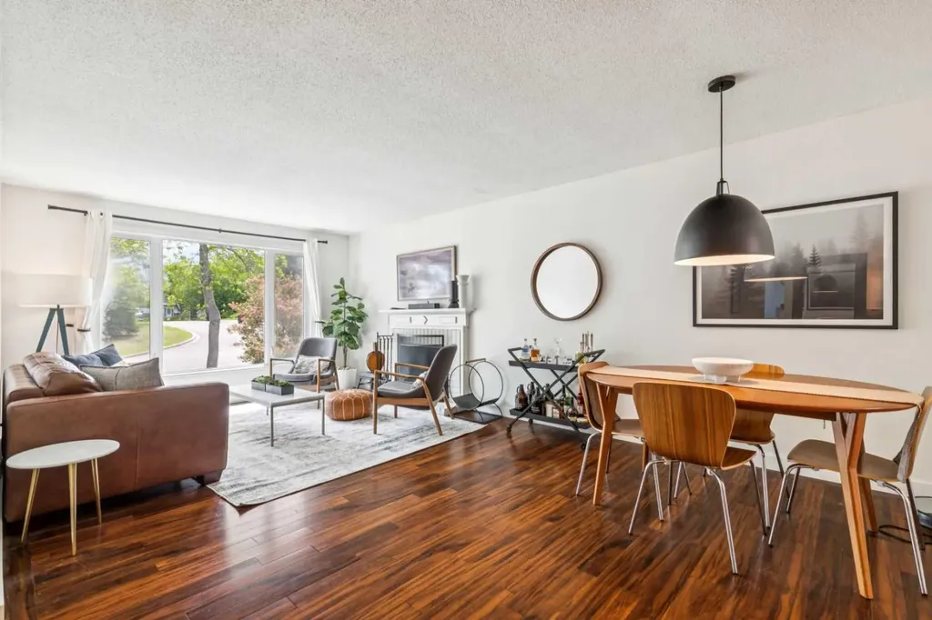12019 Canfield Green SW Calgary AB T2W 1V3