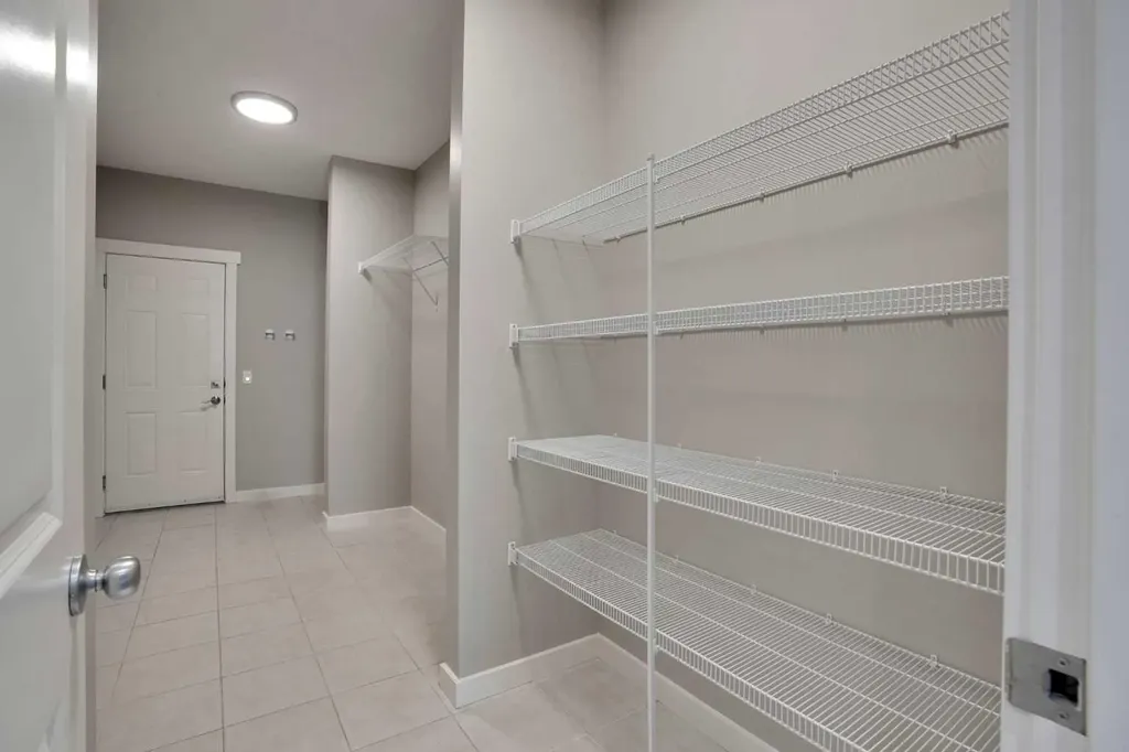22 Sherwood Road NW Calgary AB T3R 0N8