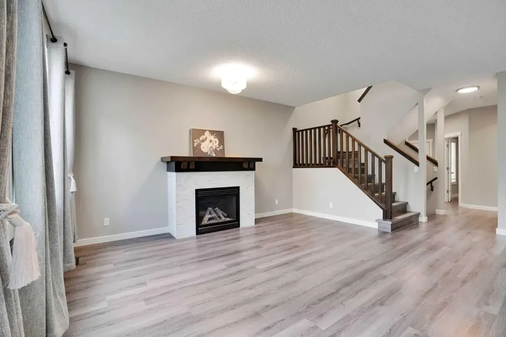 22 Sherwood Road NW Calgary AB T3R 0N8