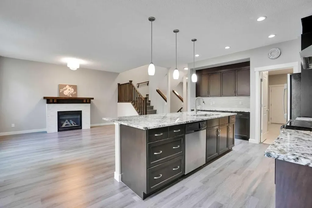 22 Sherwood Road NW Calgary AB T3R 0N8