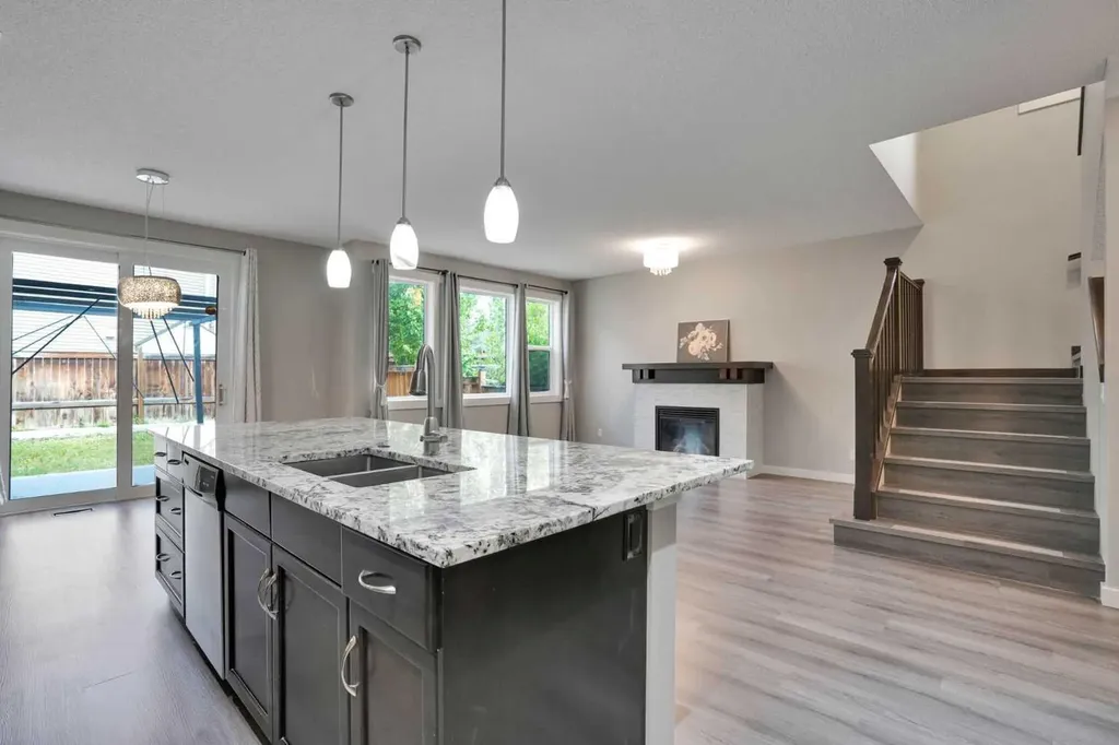 22 Sherwood Road NW Calgary AB T3R 0N8