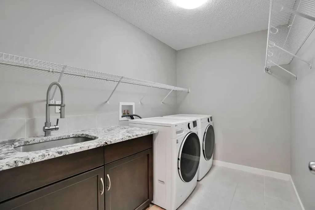 22 Sherwood Road NW Calgary AB T3R 0N8
