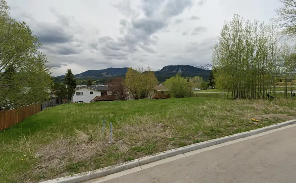 8602 24 Avenue Coleman AB T0K0M0