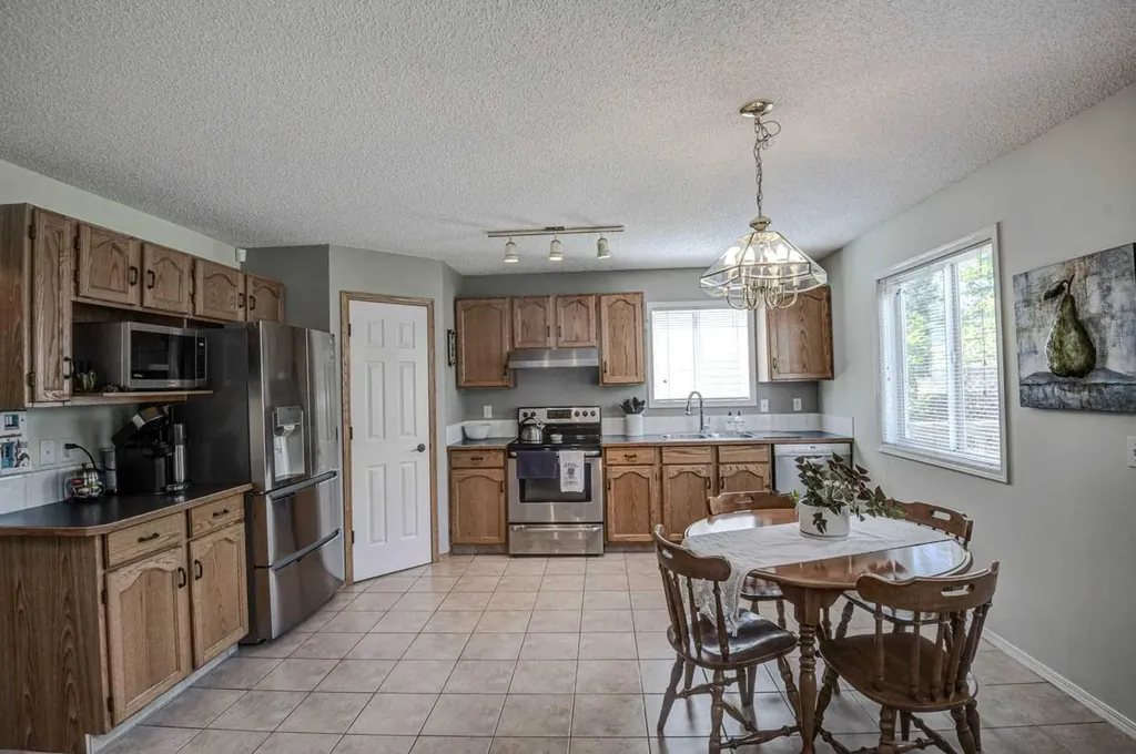 194 Arbour Stone Rise NW Calgary AB T3G 4N4