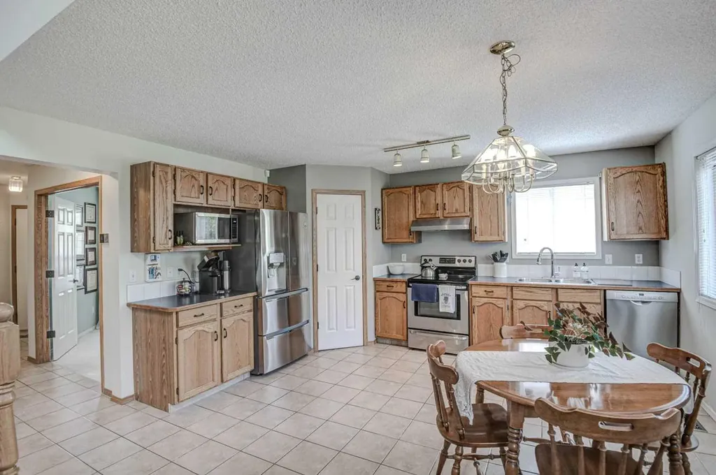 194 Arbour Stone Rise NW Calgary AB T3G 4N4