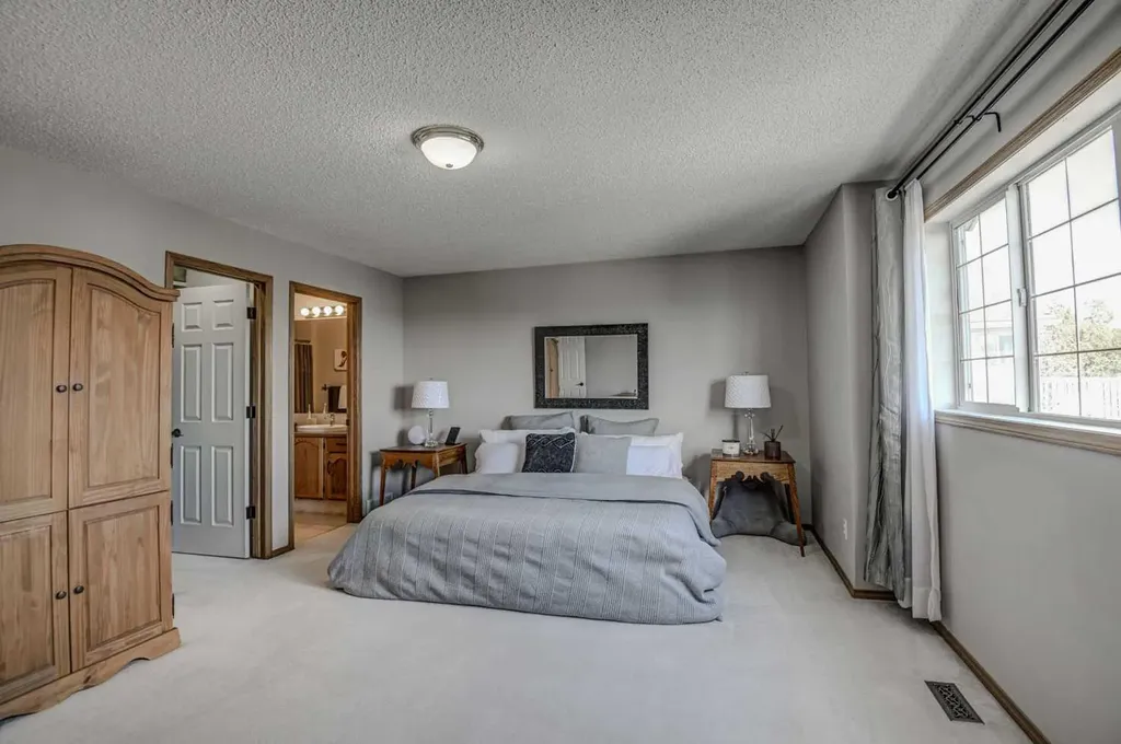 194 Arbour Stone Rise NW Calgary AB T3G 4N4