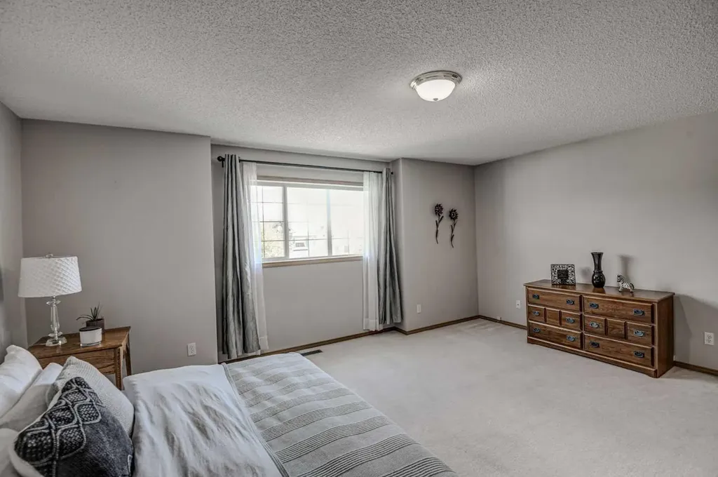 194 Arbour Stone Rise NW Calgary AB T3G 4N4