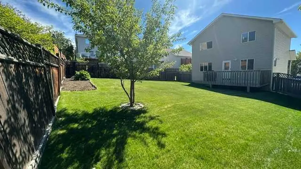 194 Arbour Stone Rise NW Calgary AB T3G 4N4