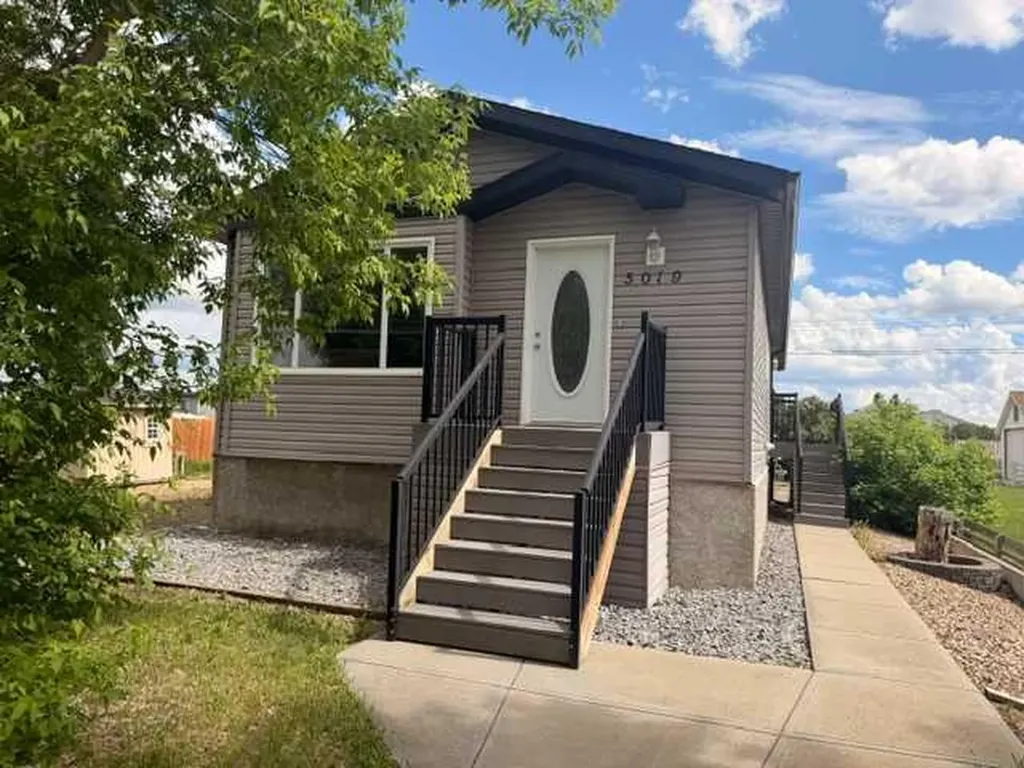 5019 49 Street Hardisty AB T0B 1V0