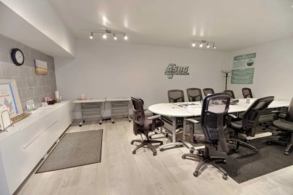 5219 49 Avenue Taber AB T1G 1T7