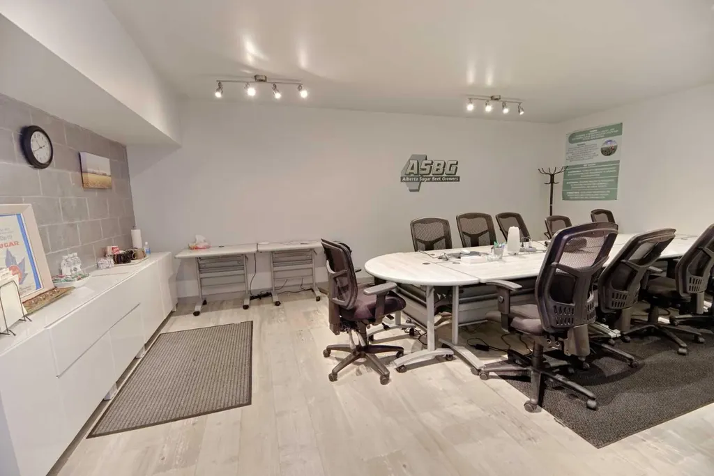 5219 49 Avenue Taber AB T1G 1T7