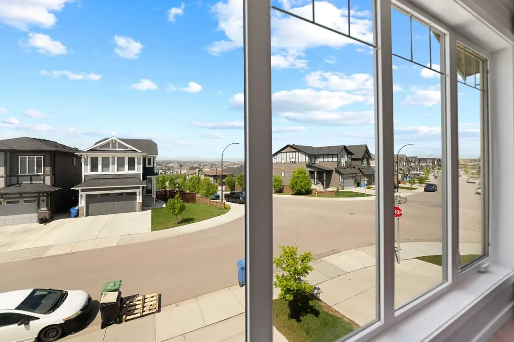 249 Lucas Crescent NW Calgary AB T3P 1M8