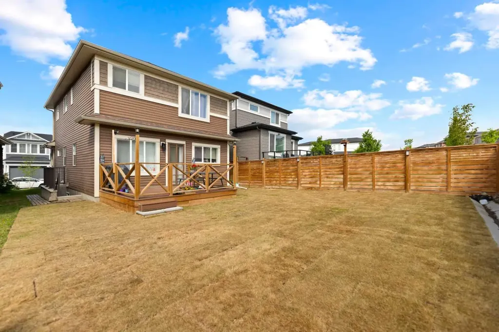 249 Lucas Crescent NW Calgary AB T3P 1M8