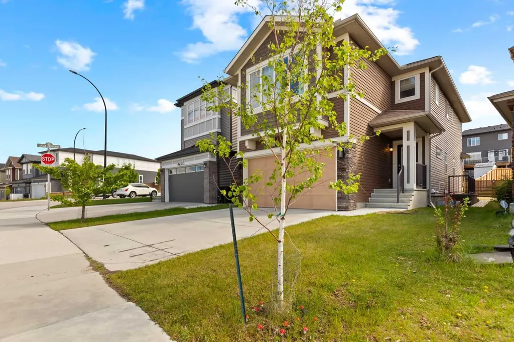 249 Lucas Crescent NW Calgary AB T3P 1M8