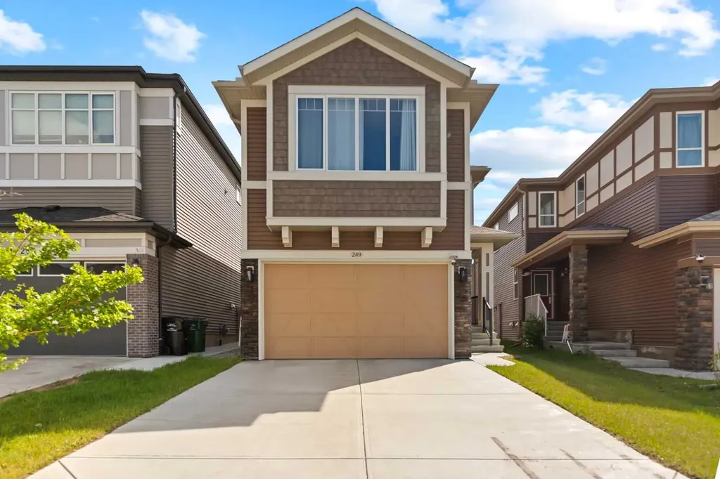 249 Lucas Crescent NW Calgary AB T3P 1M8