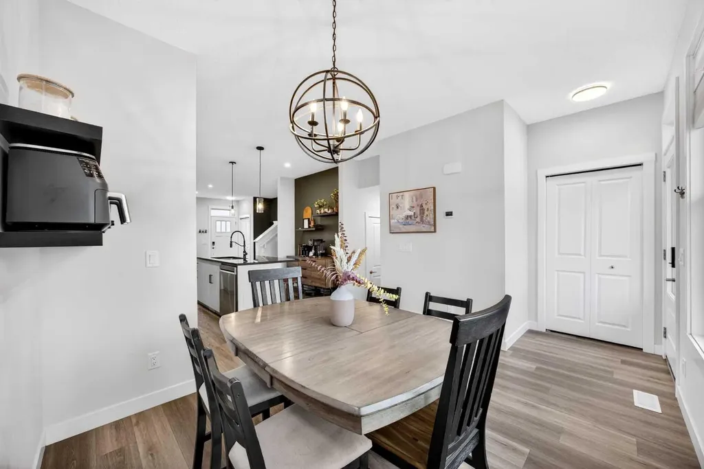 1601 Chinook Gate Drive SW Airdrie AB T4B 5J4
