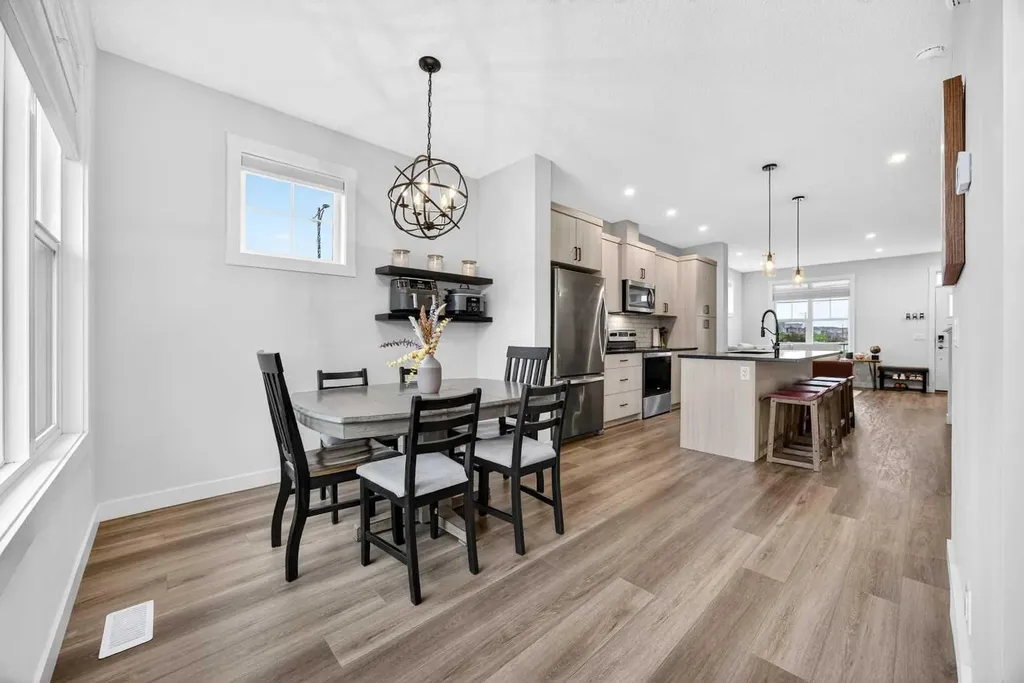 1601 Chinook Gate Drive SW Airdrie AB T4B 5J4