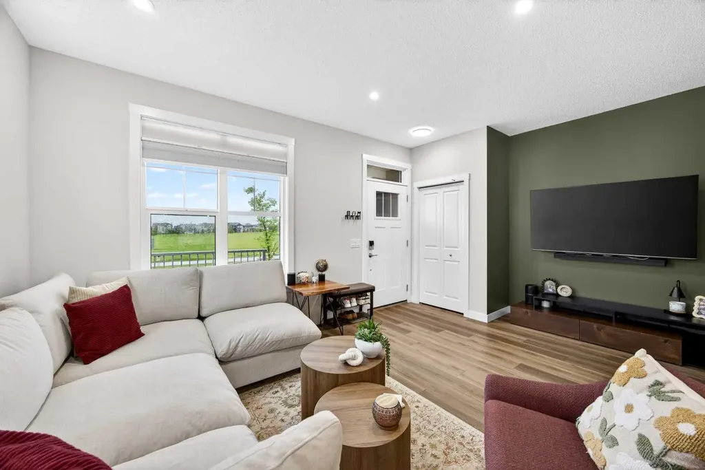 1601 Chinook Gate Drive SW Airdrie AB T4B 5J4