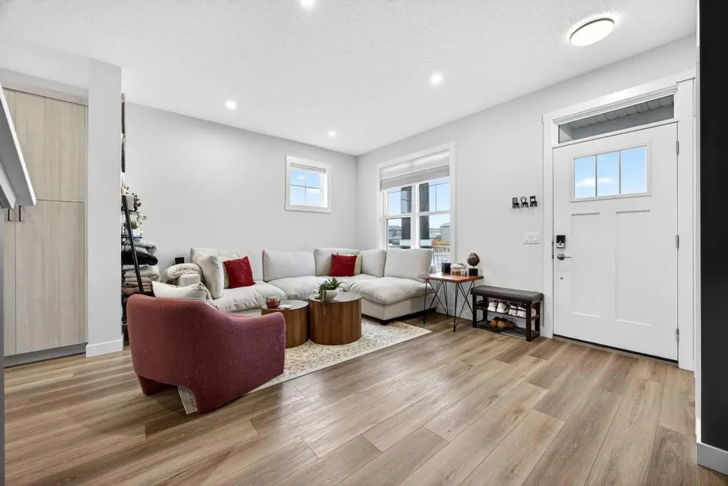 1601 Chinook Gate Drive SW Airdrie AB T4B 5J4