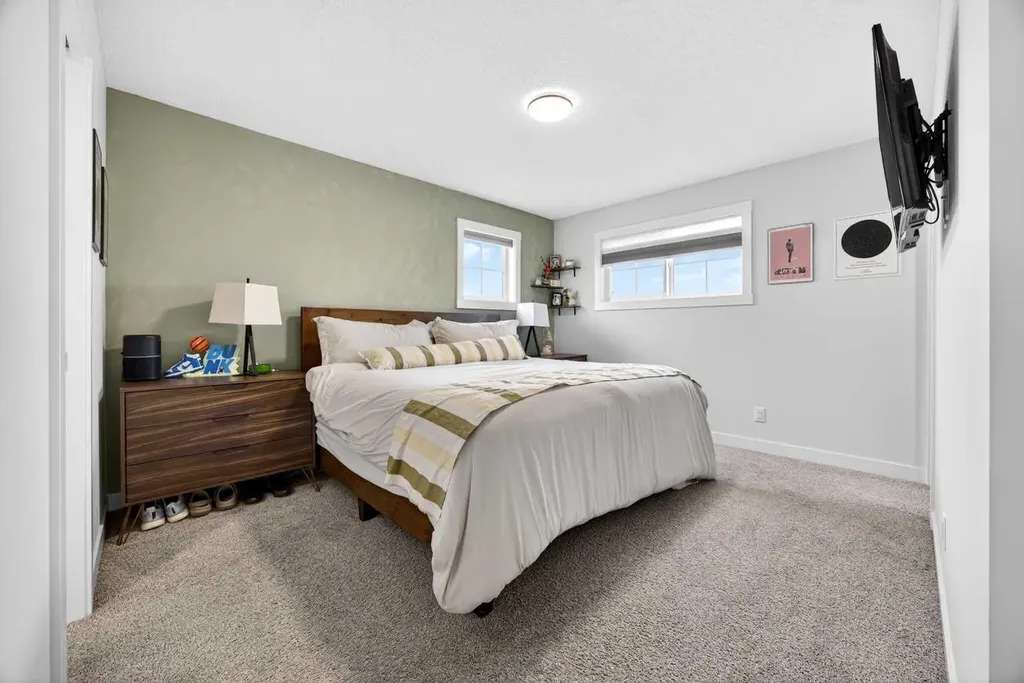 1601 Chinook Gate Drive SW Airdrie AB T4B 5J4