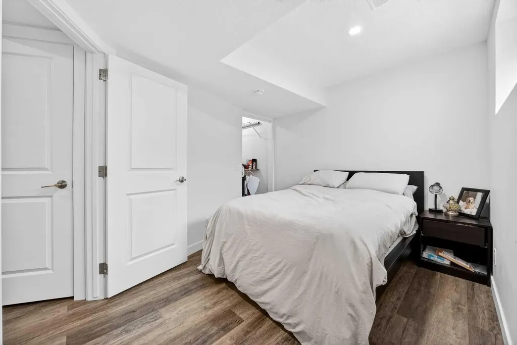 1601 Chinook Gate Drive SW Airdrie AB T4B 5J4
