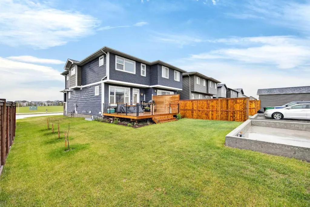 1601 Chinook Gate Drive SW Airdrie AB T4B 5J4