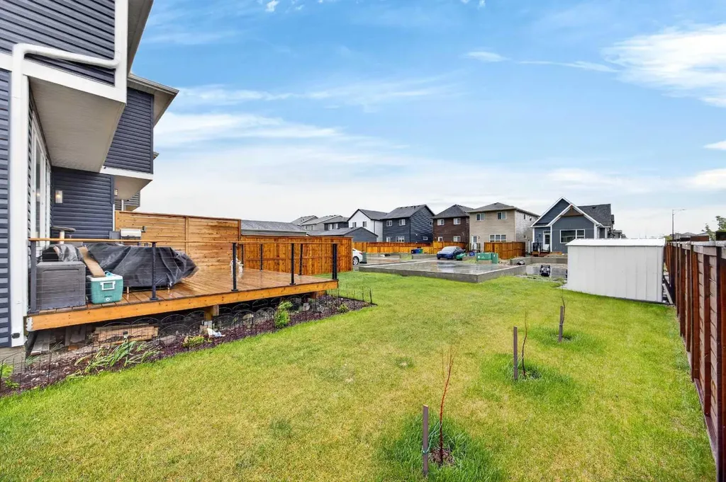 1601 Chinook Gate Drive SW Airdrie AB T4B 5J4