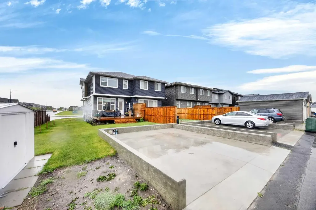 1601 Chinook Gate Drive SW Airdrie AB T4B 5J4