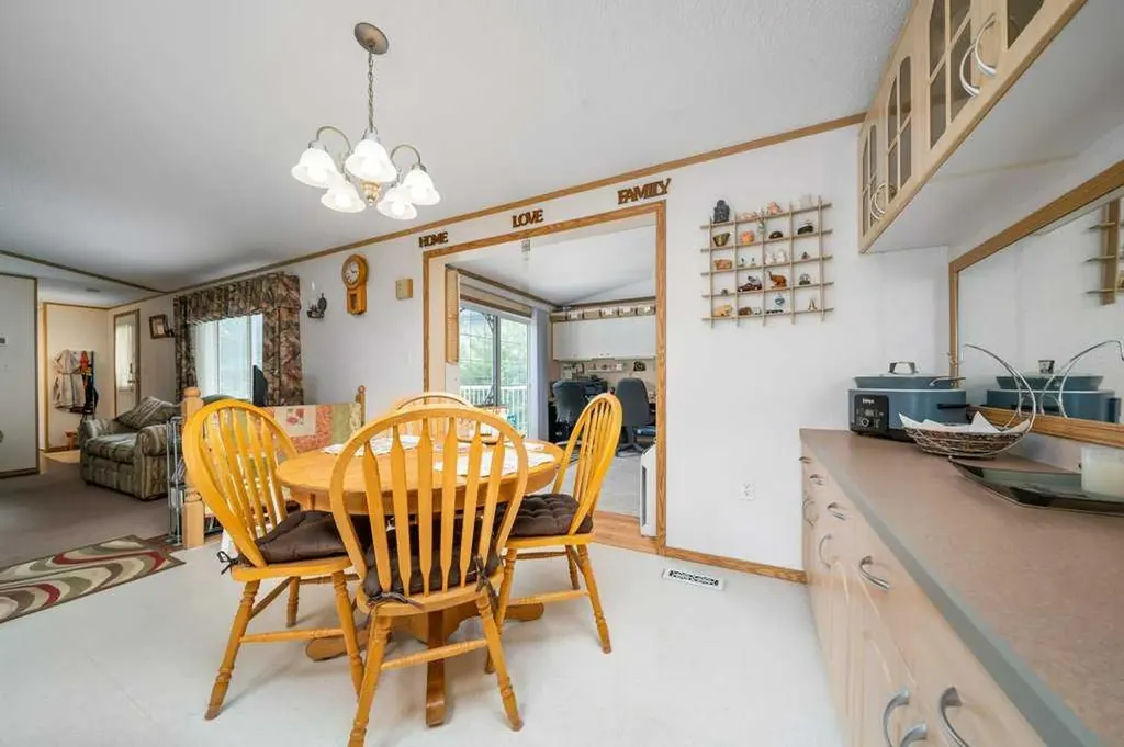217 4 Street NW Redcliff AB T0J2P0