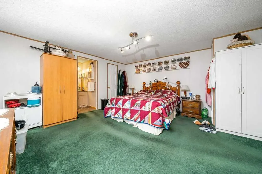 217 4 Street NW Redcliff AB T0J2P0