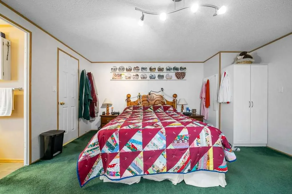 217 4 Street NW Redcliff AB T0J2P0