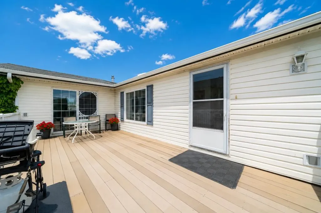 217 4 Street NW Redcliff AB T0J2P0