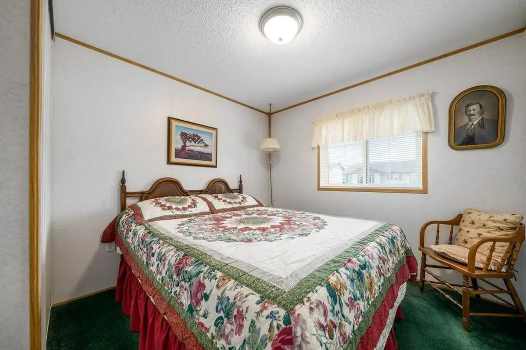 217 4 Street NW Redcliff AB T0J2P0