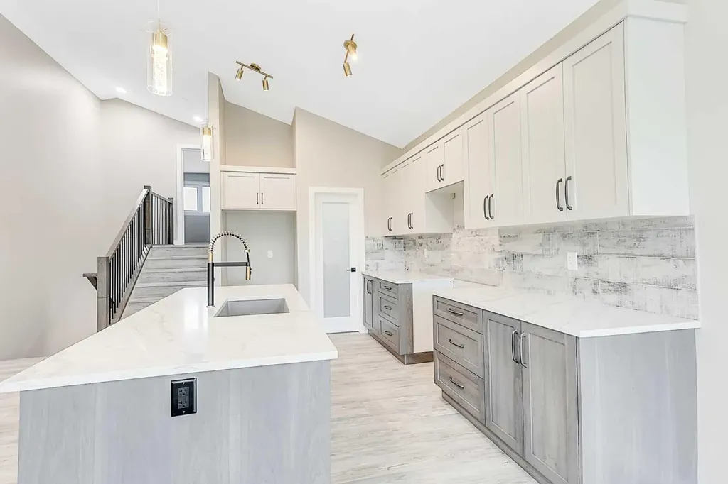 18 Aztec Street Blackfalds AB T4M 0M7