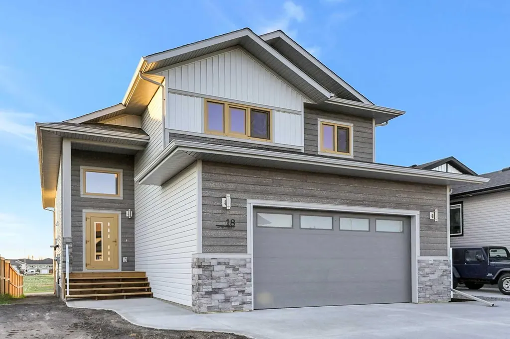 18 Aztec Street Blackfalds AB T4M 0M7